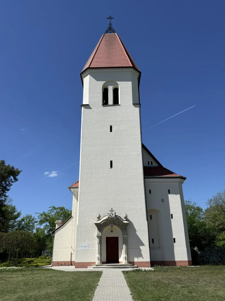 Az ópusztaszeri Magyarok Nagyboldogasszonya templom